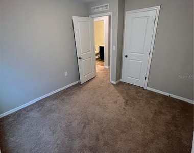 852 Grandin Street - Photo Thumbnail 12