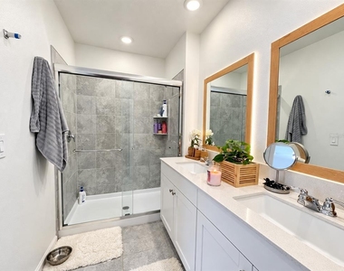 522 Sea Turtle Lane - Photo Thumbnail 11