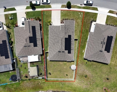 3960 Guernsey Bend - Photo Thumbnail 33