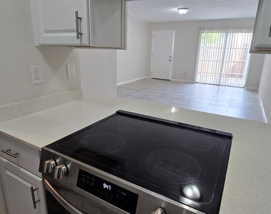 5200 Se 31st Street Se - Photo Thumbnail 5