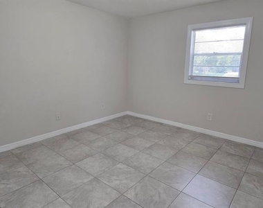 5200 Se 31st Street Se - Photo Thumbnail 8