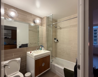 550 West 45th Street - Photo Thumbnail 5