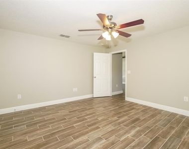 844 Jarnac Drive - Photo Thumbnail 10