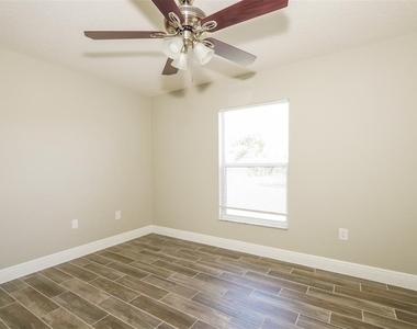 844 Jarnac Drive - Photo Thumbnail 11