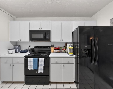 2904 Ash Drive - Photo Thumbnail 6