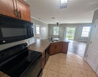 803 Ashentree Drive - Photo Thumbnail 4