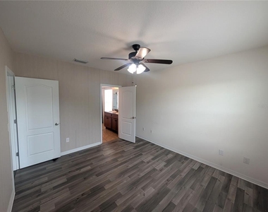 803 Ashentree Drive - Photo Thumbnail 9