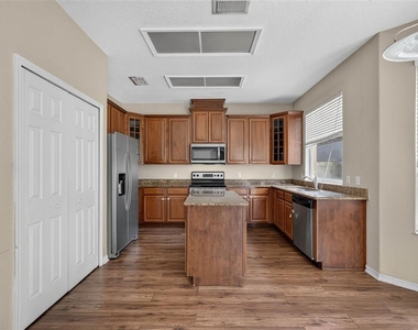 13026 Moss Park Ridge Drive - Photo Thumbnail 15