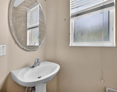 13026 Moss Park Ridge Drive - Photo Thumbnail 20