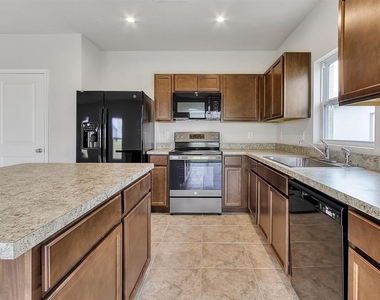 461 Panaro Lane - Photo Thumbnail 6