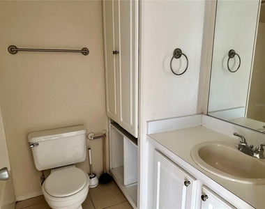 121 Oyster Bay Circle - Photo Thumbnail 6
