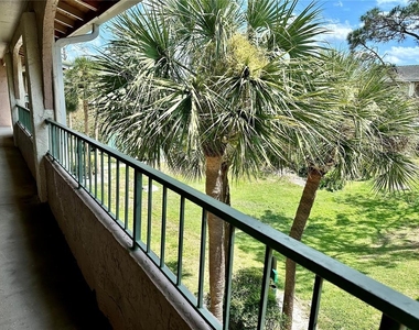 121 Oyster Bay Circle - Photo Thumbnail 8