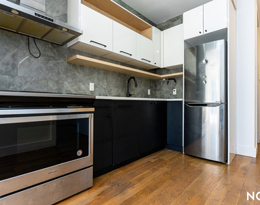 916 Bergen St - Photo Thumbnail 2