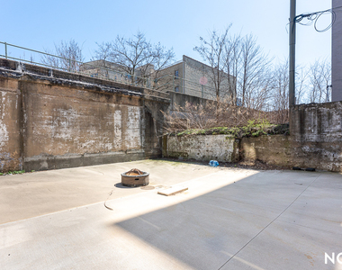 916 Bergen St - Photo Thumbnail 15