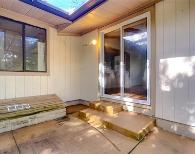 310 Camellia Street - Photo Thumbnail 12