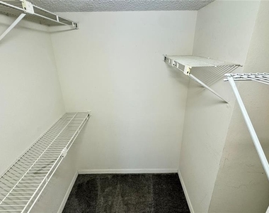 2727 N Poinciana Boulevard - Photo Thumbnail 17