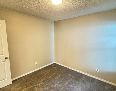 2727 N Poinciana Boulevard - Photo Thumbnail 18