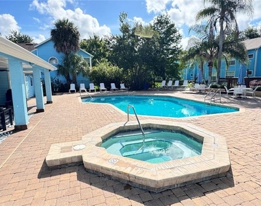 2727 N Poinciana Boulevard - Photo Thumbnail 5