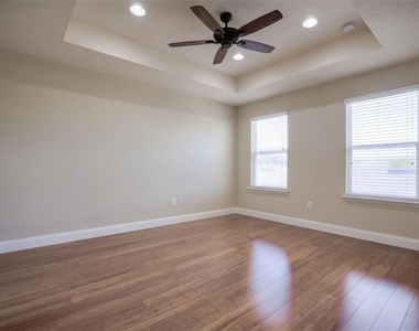 8049 Cadman Street - Photo Thumbnail 8