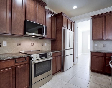 8049 Cadman Street - Photo Thumbnail 6