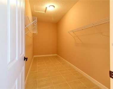 20651 Netherland Street - Photo Thumbnail 18