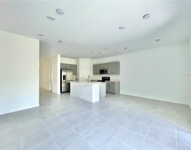 3619 Davenport Creek Court - Photo Thumbnail 2