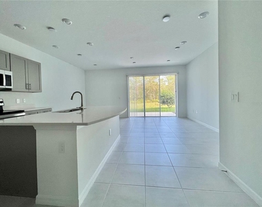 3619 Davenport Creek Court - Photo Thumbnail 4