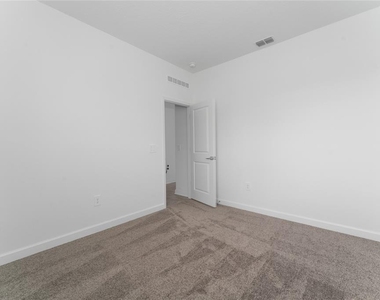 276 Taft Drive - Photo Thumbnail 34