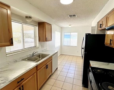 2338 Fitzpatrick Terrace - Photo Thumbnail 3