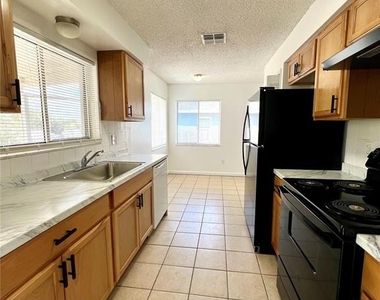 2338 Fitzpatrick Terrace - Photo Thumbnail 2