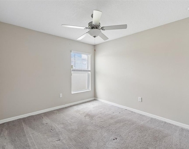 5404 Blue Azure Drive - Photo Thumbnail 15