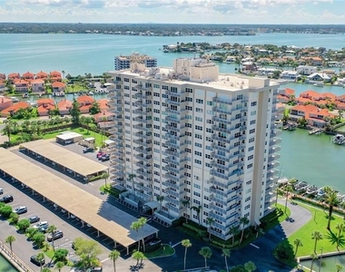 1621 Gulf Boulevard - Photo Thumbnail 2