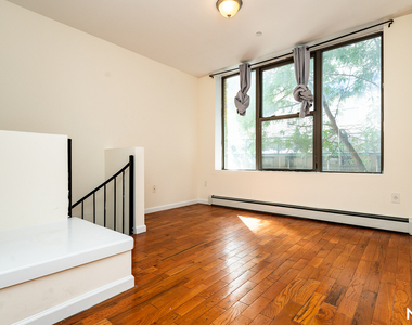 73 Pineapple St - Photo Thumbnail 1