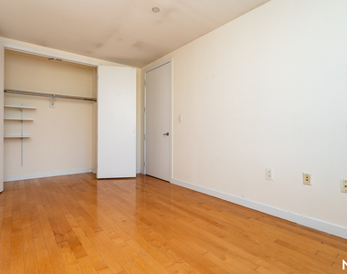 924 Metropolitan Ave - Photo Thumbnail 15