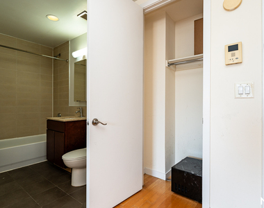 924 Metropolitan Ave - Photo Thumbnail 7