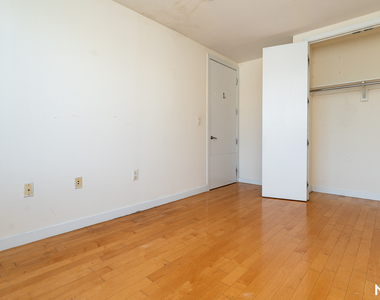 924 Metropolitan Ave - Photo Thumbnail 19