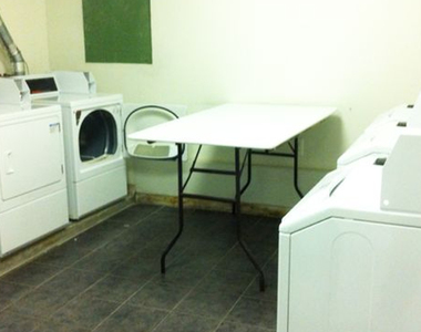 924 Metropolitan Ave - Photo Thumbnail 11