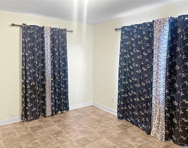 321 E Gunter Street - Photo Thumbnail 8