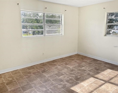 321 E Gunter Street - Photo Thumbnail 3