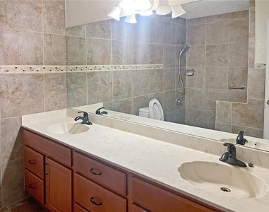 321 E Gunter Street - Photo Thumbnail 9