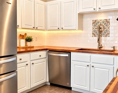 11607 Nw 18th Place - Photo Thumbnail 11