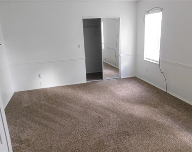 710 Harper Place - Photo Thumbnail 7