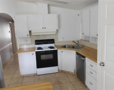 710 Harper Place - Photo Thumbnail 3