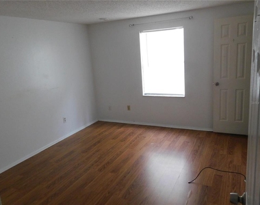 710 Harper Place - Photo Thumbnail 10