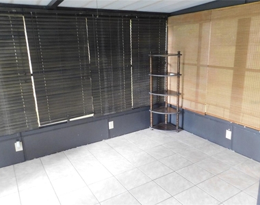 710 Harper Place - Photo Thumbnail 6