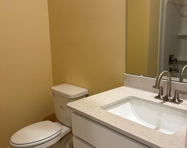 227 Montgomery Court - Photo Thumbnail 11