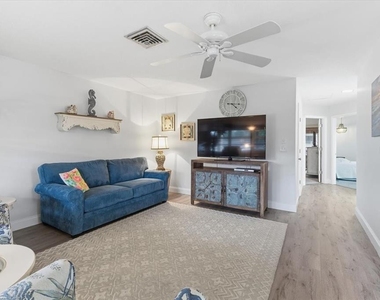 12 Quails Run Boulevard - Photo Thumbnail 3