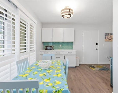 12 Quails Run Boulevard - Photo Thumbnail 7