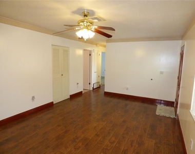 1358 Arrow Street - Photo Thumbnail 4