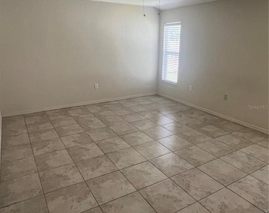 33 Orlando Boulevard - Photo Thumbnail 7
